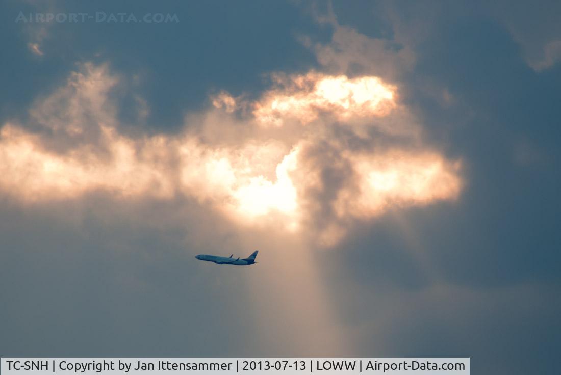TC-SNH, 2005 Boeing 737-8FH C/N 30826, tc-snh