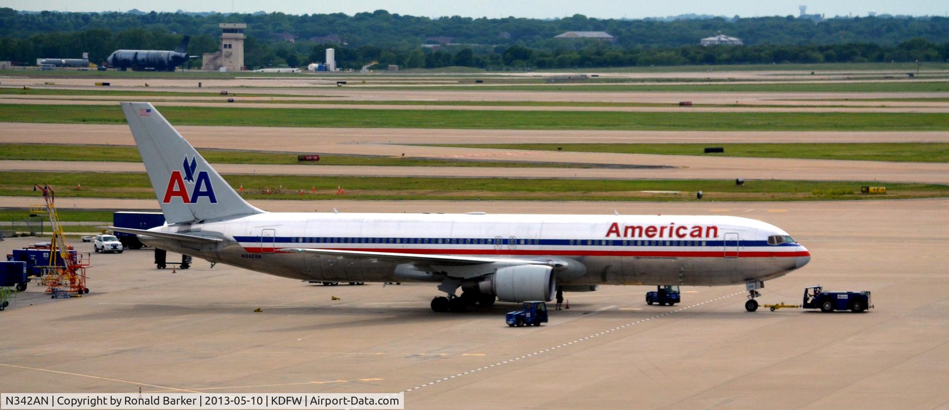 N342AN, 2002 Boeing 767-323ER C/N 33081, Towed DFW TX