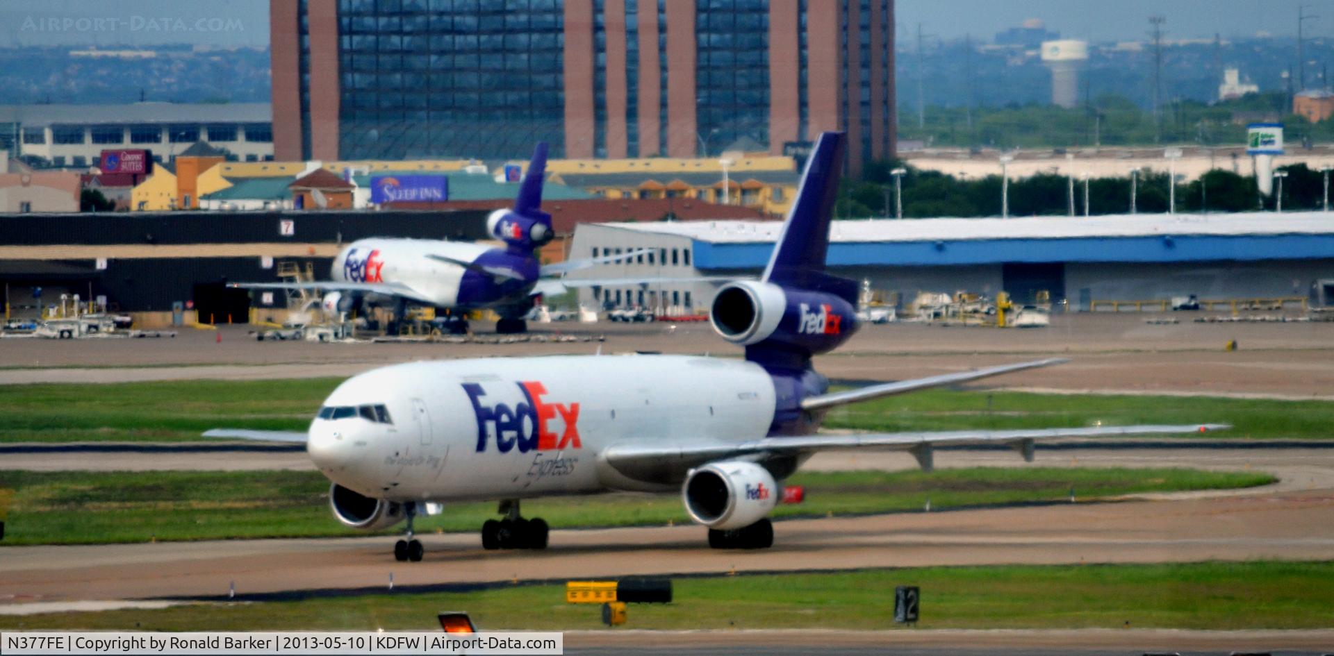 N377FE, 1972 McDonnell Douglas MD-10-10F C/N 47965, Taxi DFW