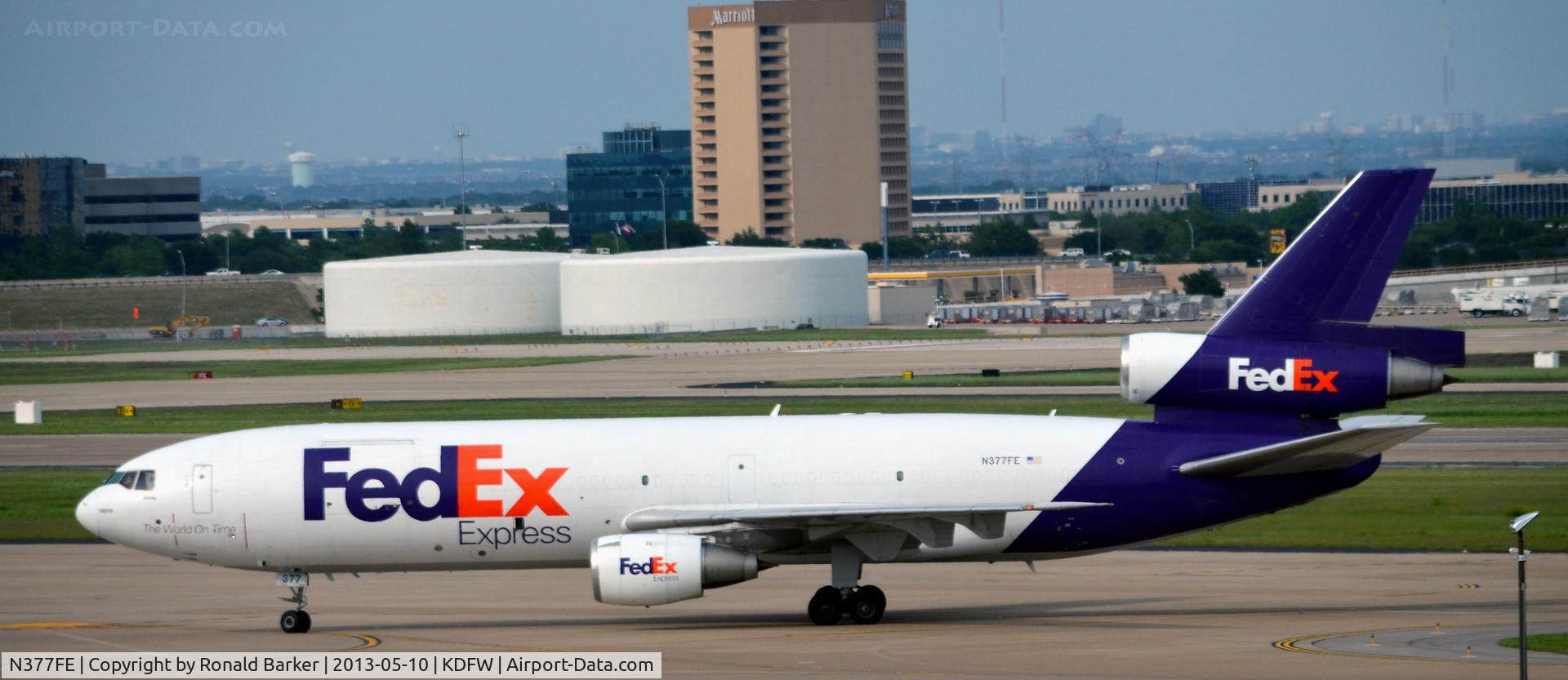 N377FE, 1972 McDonnell Douglas MD-10-10F C/N 47965, Taxi DFW