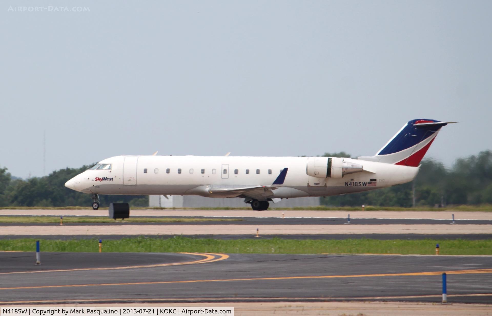 N418SW, 2000 Bombardier CRJ-200LR (CL-600-2B19) C/N 7446, CL-600-2B19
