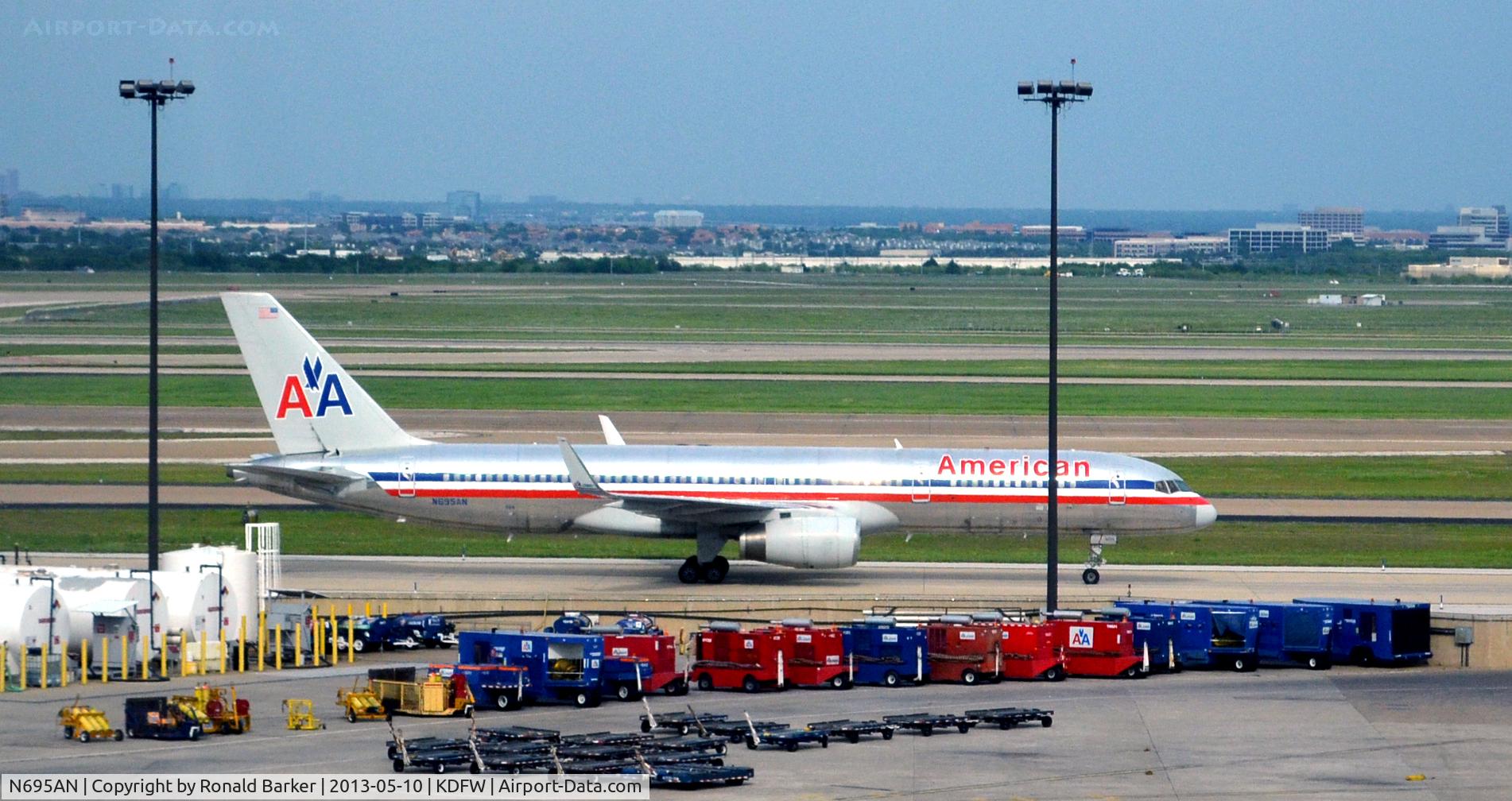 N695AN, 1994 Boeing 757-223 C/N 26975, Taxi DFW