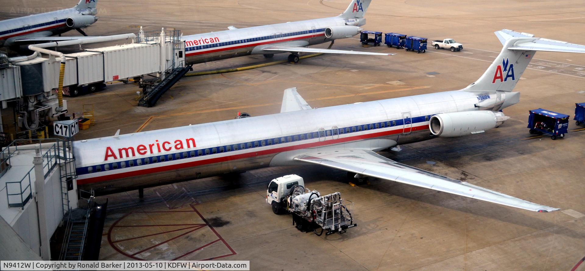N9412W, 1995 McDonnell Douglas MD-83 (DC-9-83) C/N 53187, Gate C17  DFW