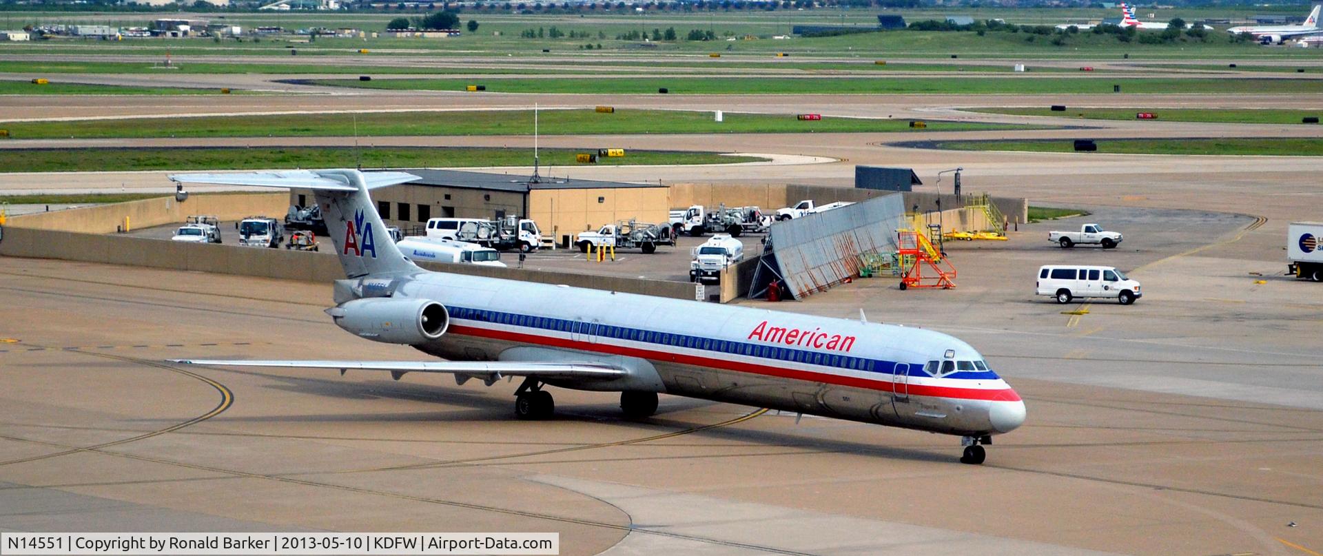 N14551, 1991 McDonnell Douglas MD-82 (DC-9-82) C/N 53033, Taxi DFW