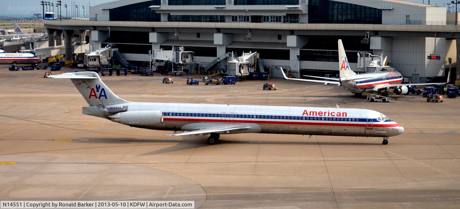 N14551, 1991 McDonnell Douglas MD-82 (DC-9-82) C/N 53033, Taxi DFW