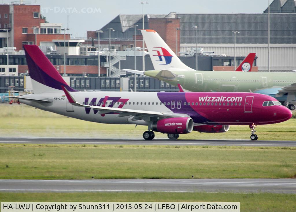 HA-LWU, 2013 Airbus A320-232 C/N 5617, Delivery day...