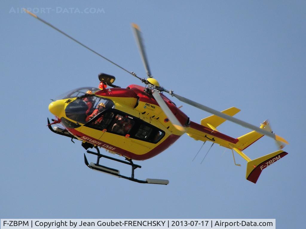 F-ZBPM, Eurocopter-Kawasaki EC-145 (BK-117C-2) C/N 9022, landing Grand Crohot beach France