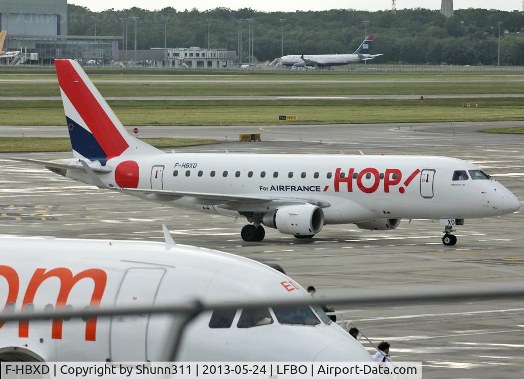 F-HBXD, 2009 Embraer 170ST (ERJ-170-100ST) C/N 17000281, Taxiing to his gate...