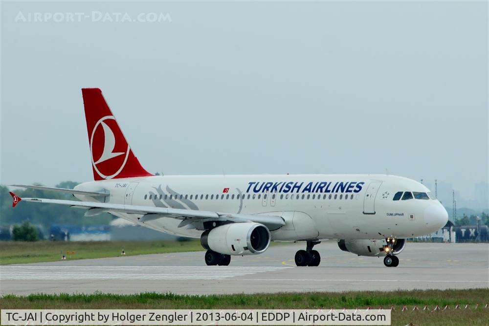 TC-JAI, 2007 Airbus A320-232 C/N 3259, Turning onto rwy 26L....