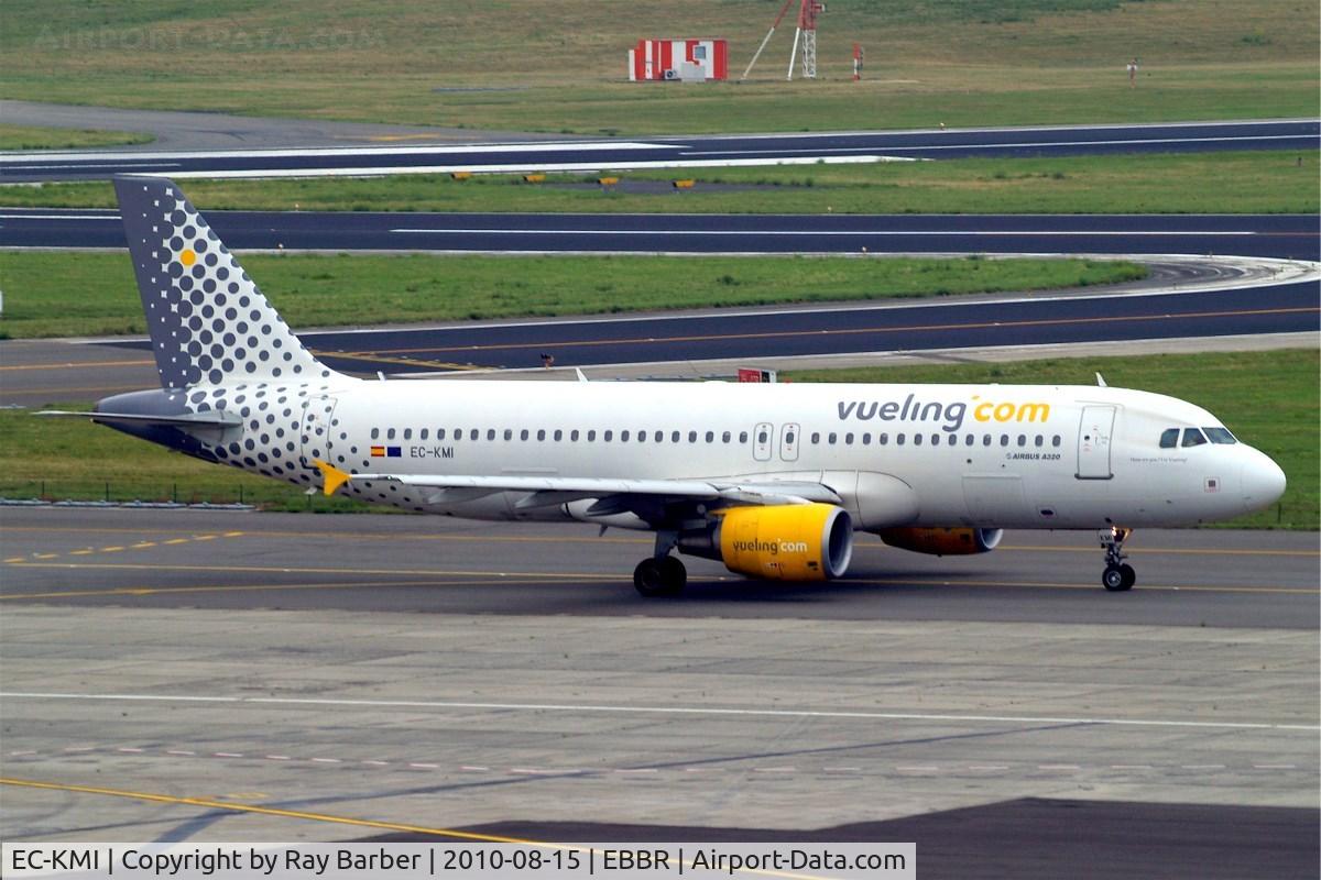 EC-KMI, 2008 Airbus A320-216 C/N 3400, Airbus A320-216 [3400] (Vueling Airlines) Brussels~OO 15/08/2010