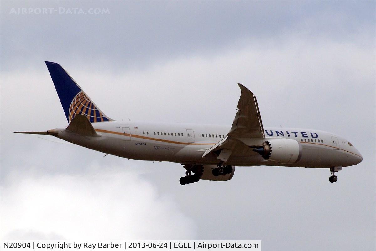 N20904, 2012 Boeing 787-8 Dreamliner C/N 34824, Boeing 787-8 Dreamliner [34824] United Airlines) Home~G 24/06/2013. On approach 27L