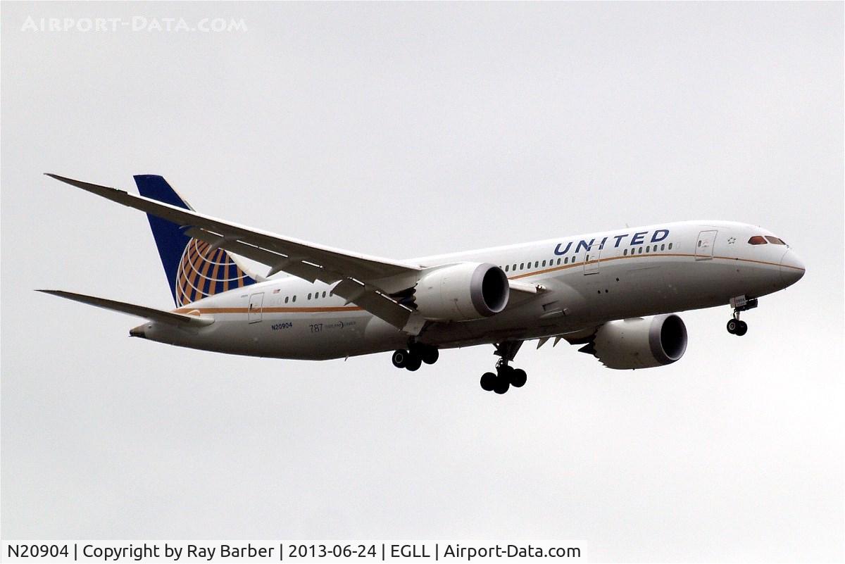 N20904, 2012 Boeing 787-8 Dreamliner C/N 34824, Boeing 787-8 Dreamliner [34824] United Airlines) Home~G 24/06/2013. On approach 27L