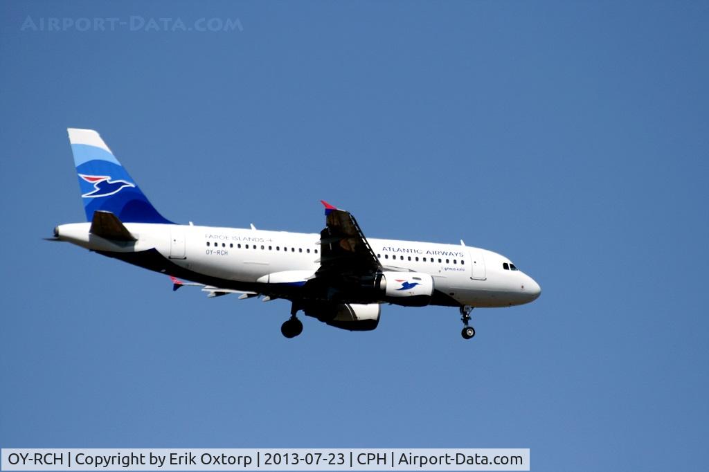 OY-RCH, 2004 Airbus A319-112 C/N 2186, OY-RCH about to land on rw 04L