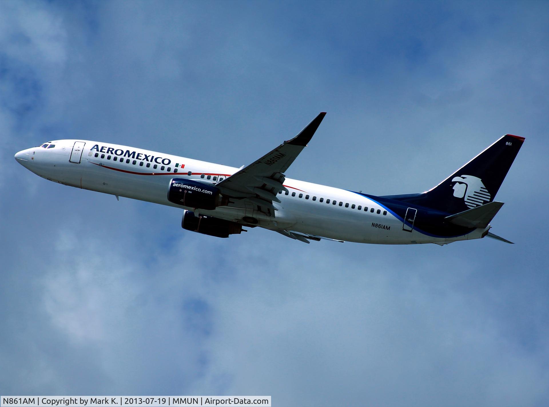 N861AM, 2001 Boeing 737-83N C/N 30706, Aeromexico flight 1994 departs on runway 12R for a flight to General Mariano Escobedo Int'l (MMMY).