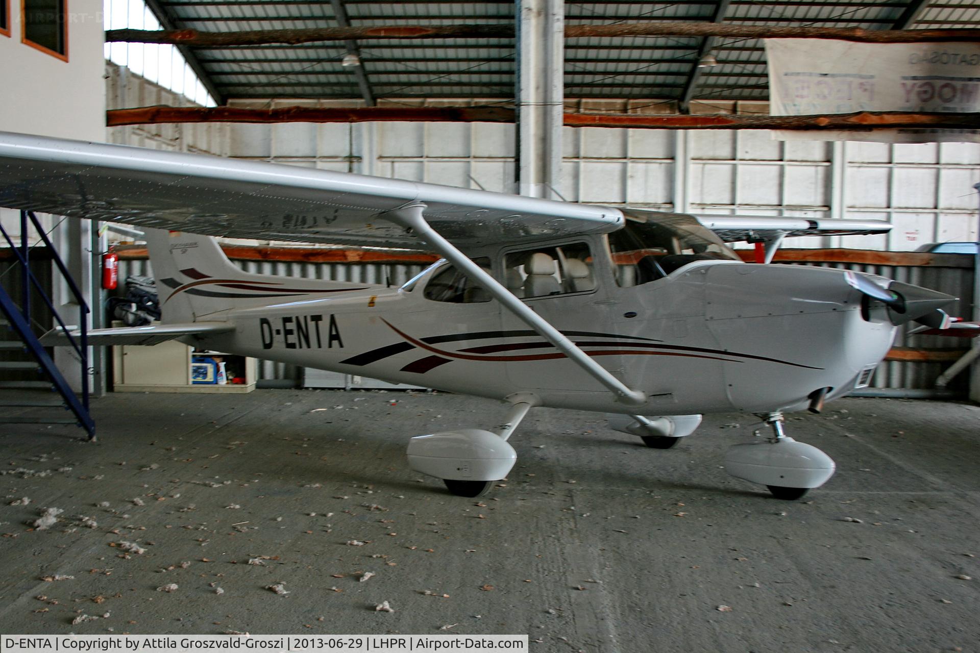 D-ENTA, 2006 Cessna 172S C/N 172S10157, Györ-Pér Airport - Hungary