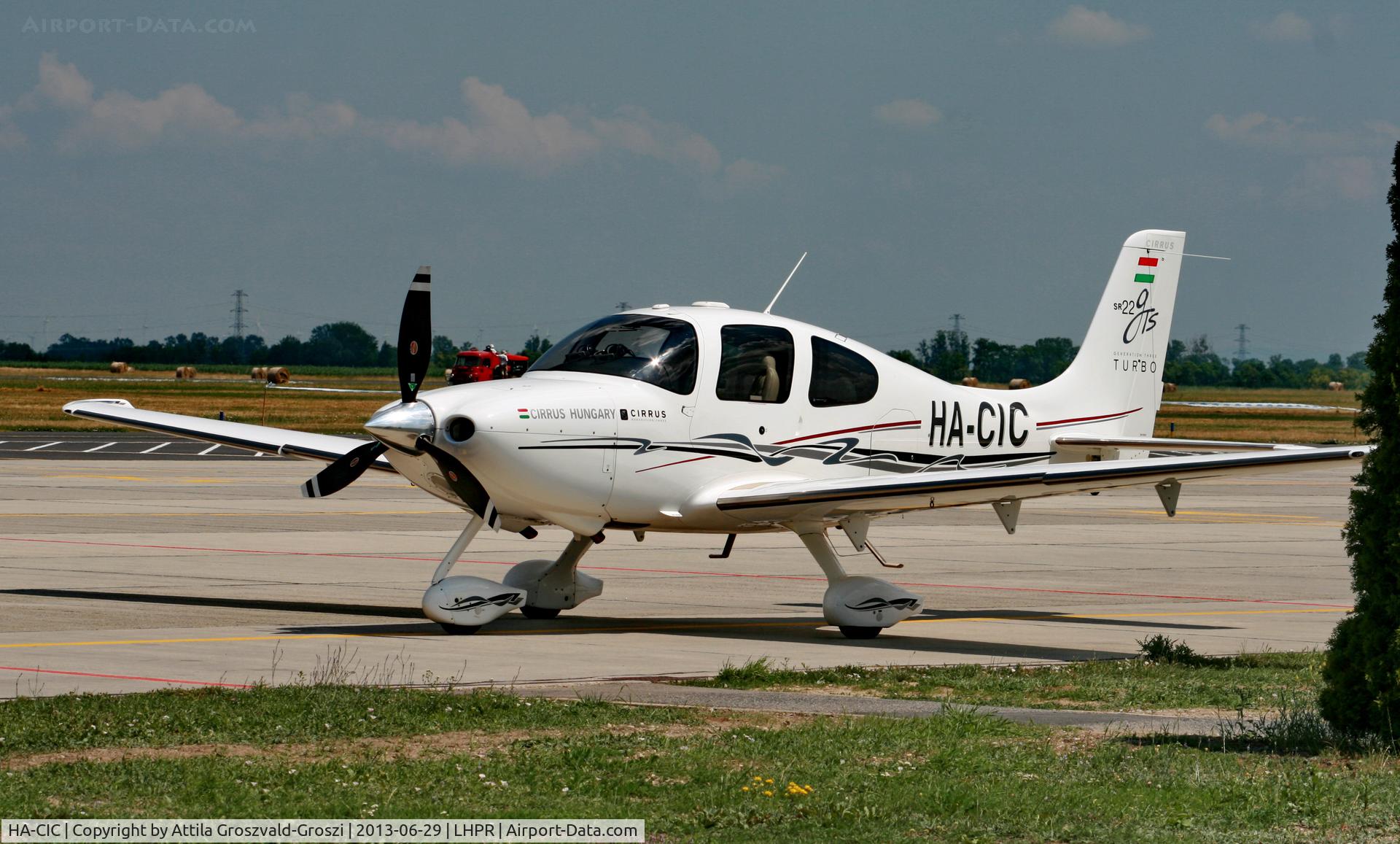 HA-CIC, 2008 Cirrus SR22 GTS Turbo C/N 3236, Györ-Pér Airport