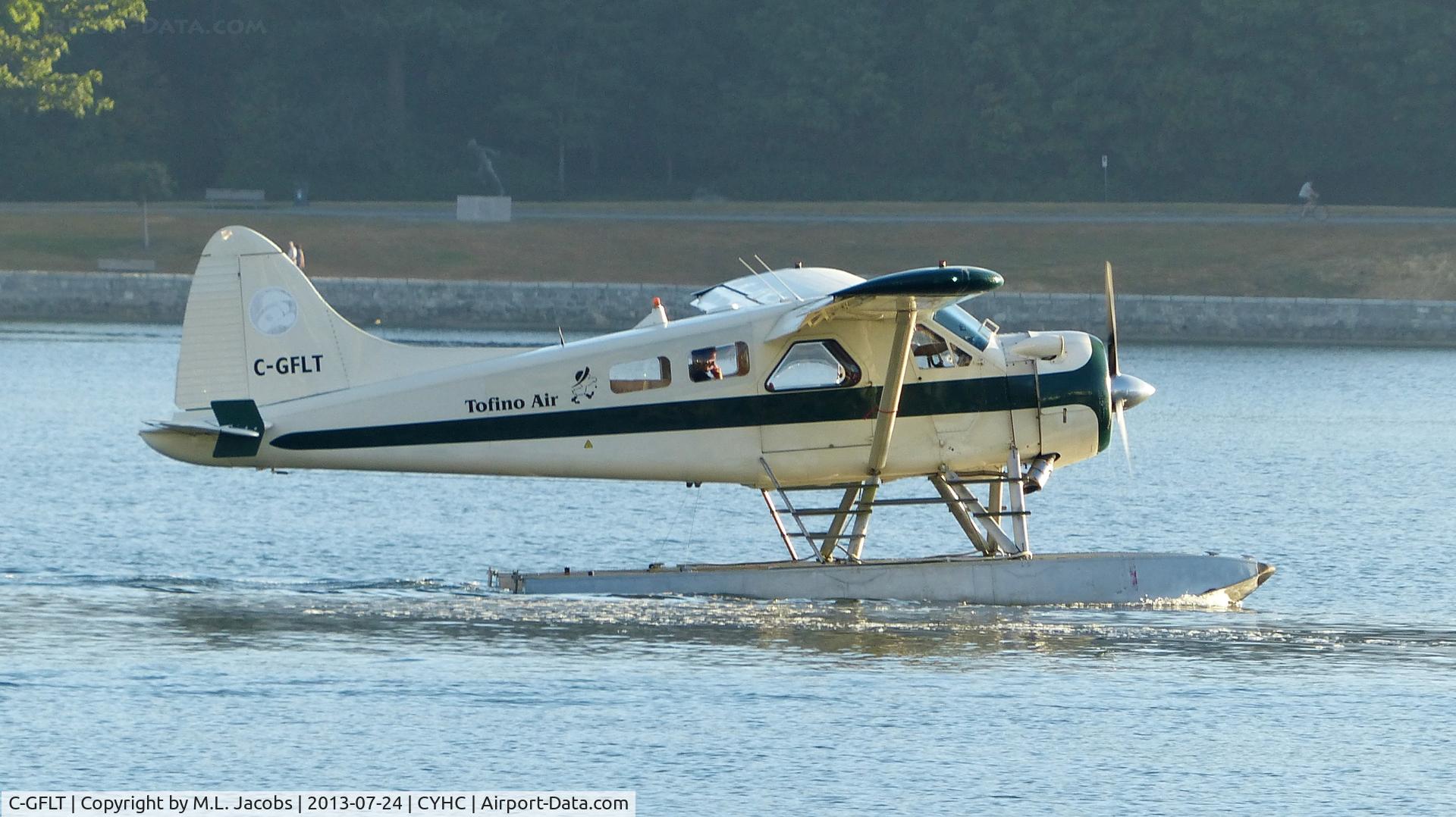 C-GFLT, 1952 De Havilland Canada DHC-2 Beaver C/N 279, Tofino Air Beaver taxiing for departure.