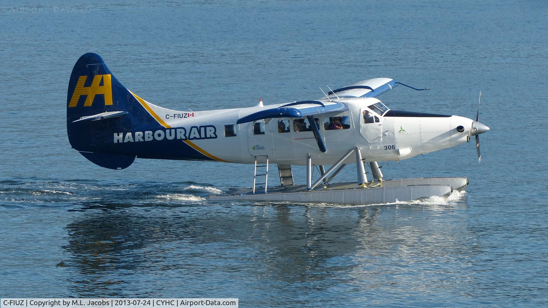 C-FIUZ, 1956 De Havilland Canada DHC-3T Vazar Turbine Otter C/N 135, Harbour Air #306 departing from Coal Harbour.