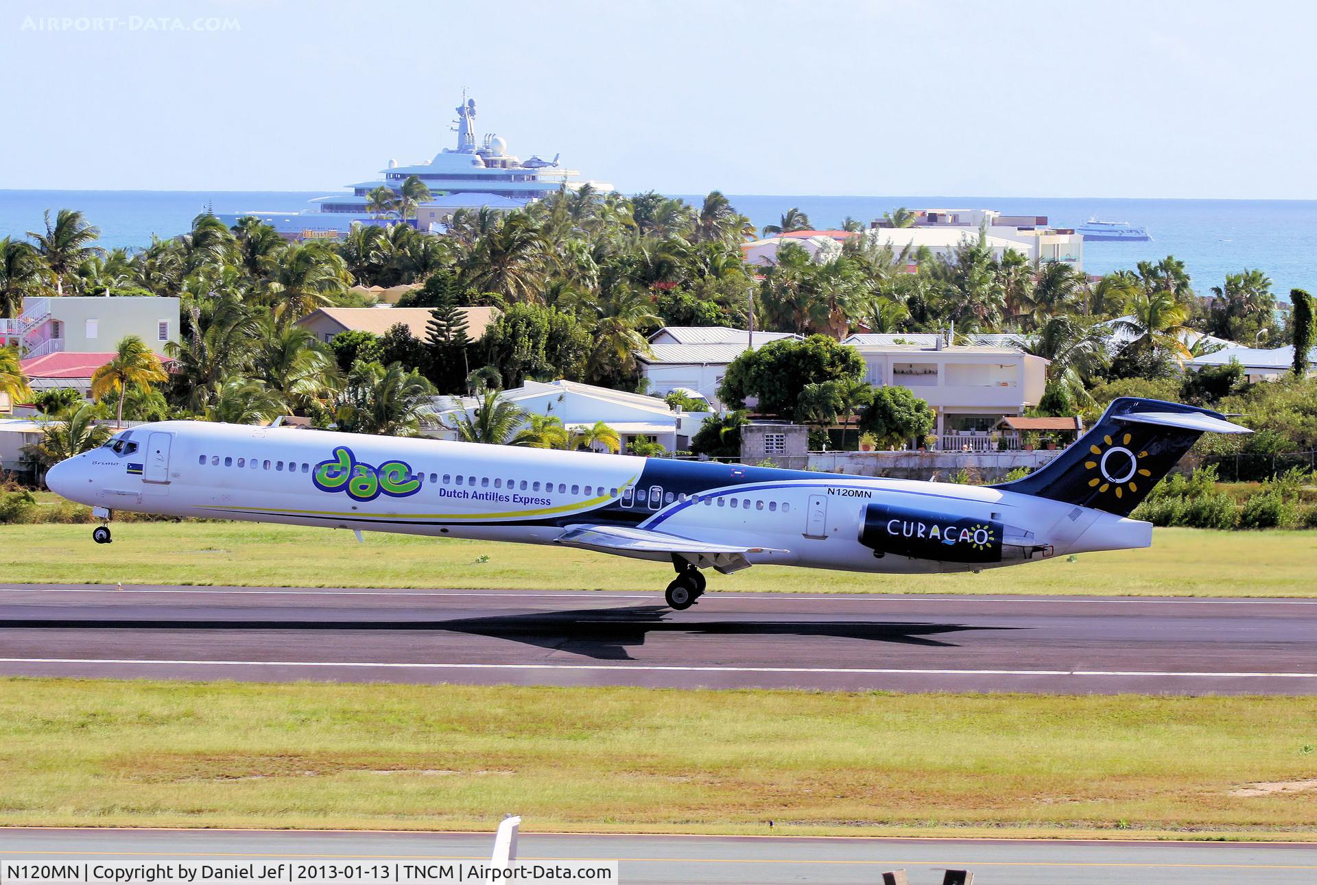 N120MN, 1992 McDonnell Douglas MD-83 C/N 53120, N120MN