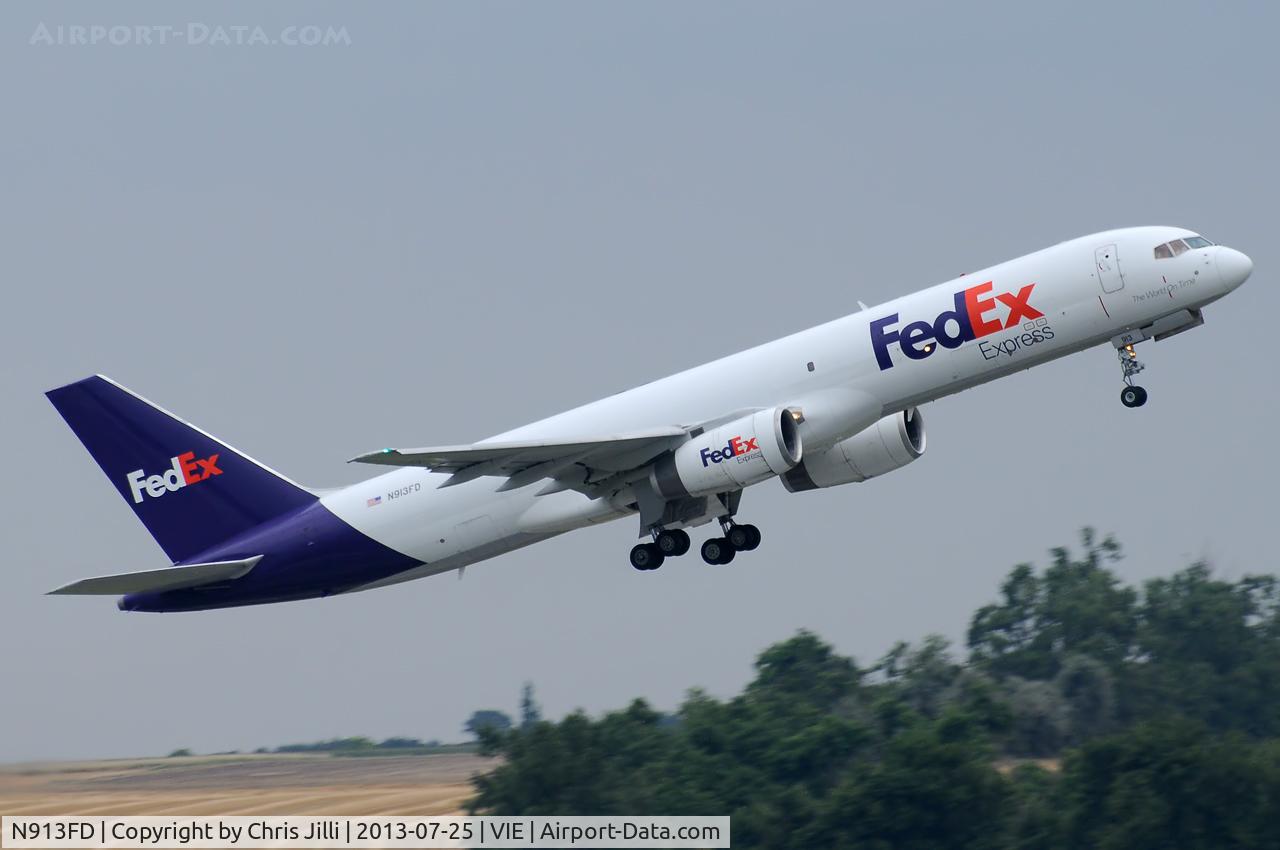 N913FD, 1988 Boeing 757-28A C/N 24017, FedEx