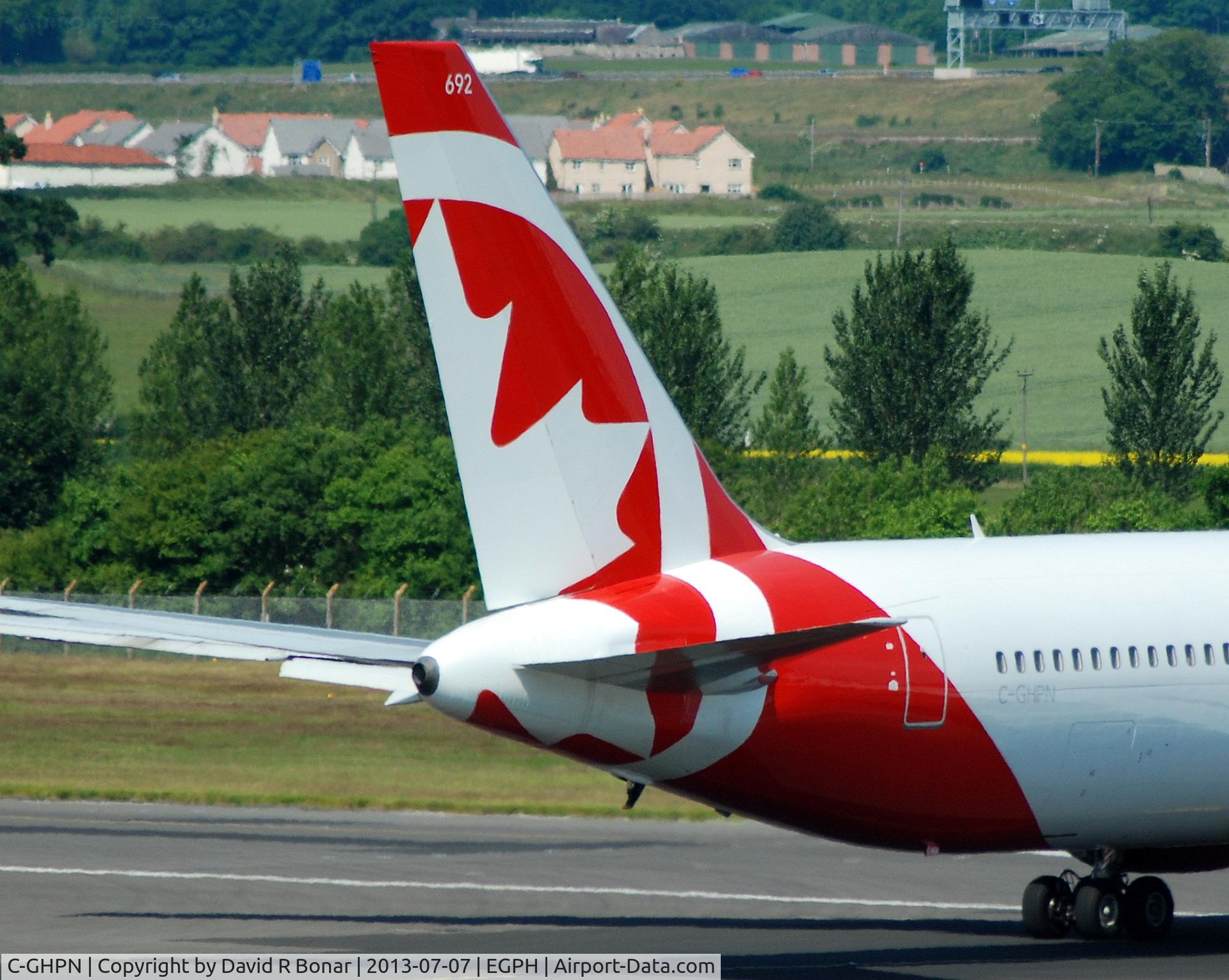 C-GHPN, 2003 Boeing 767-33A/ER C/N 33424, A close study of the new livery.