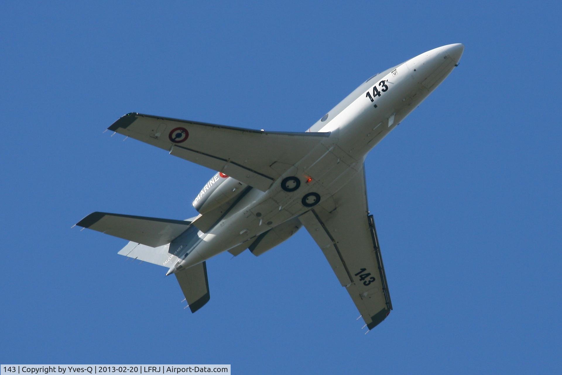 143, 1979 Dassault Falcon 10MER C/N 143, French Naval Aviation Falcon 10 MER, Take off rwy 08, Landivisiau Naval Air Base (LFRJ)