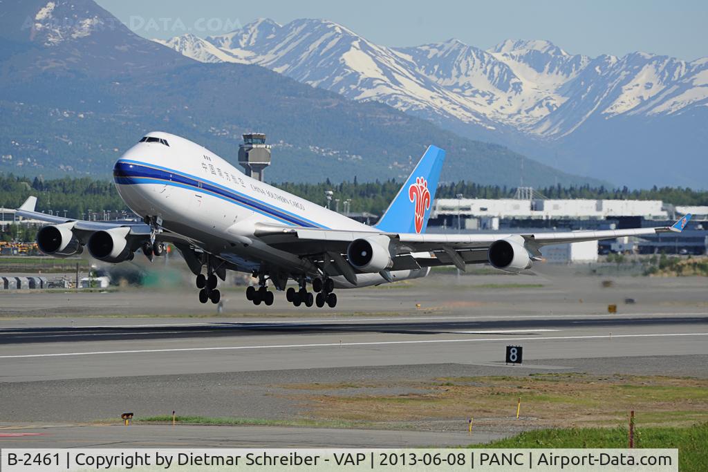 B-2461, Boeing 747-41BF/SCD C/N 32804, China Southern Boeing 777-200