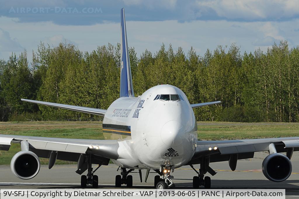 9V-SFJ, 2001 Boeing 747-412F/SCD C/N 26559, Singapore Airlines Boeing 747-400