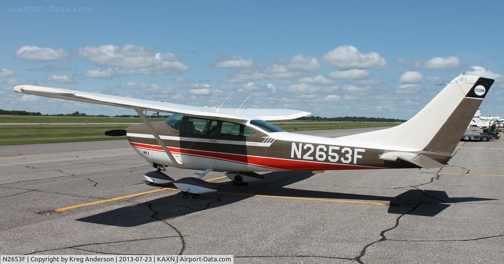 N2653F, 1965 Cessna 182J Skylane C/N 18256753, Cessna 182J Skylane on the ramp.