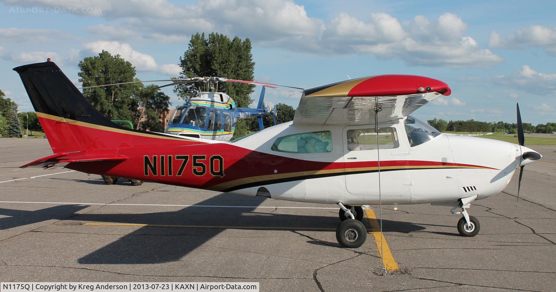 N1175Q, 1972 Cessna 210L Centurion C/N 21059675, Cessna 210L Centurion on the line.