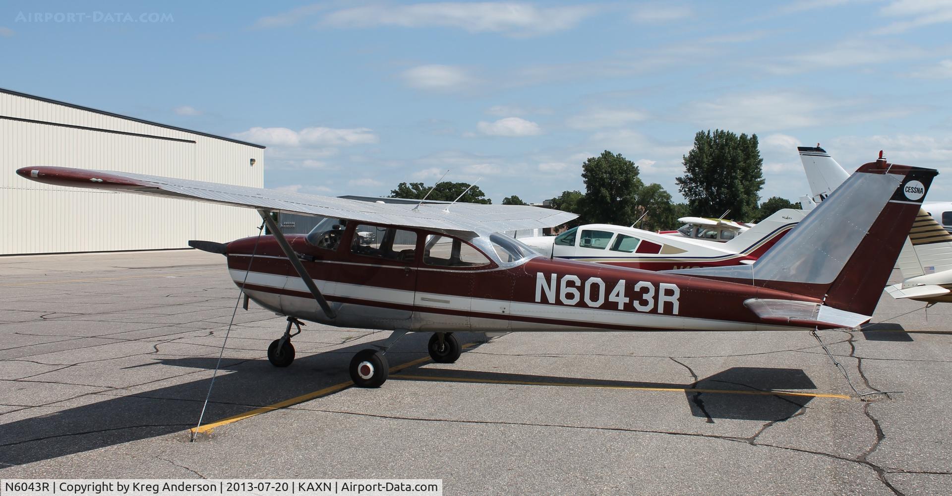 N6043R, 1965 Cessna 172G C/N 17253712, Cessna 172G Skyhawk on the line.