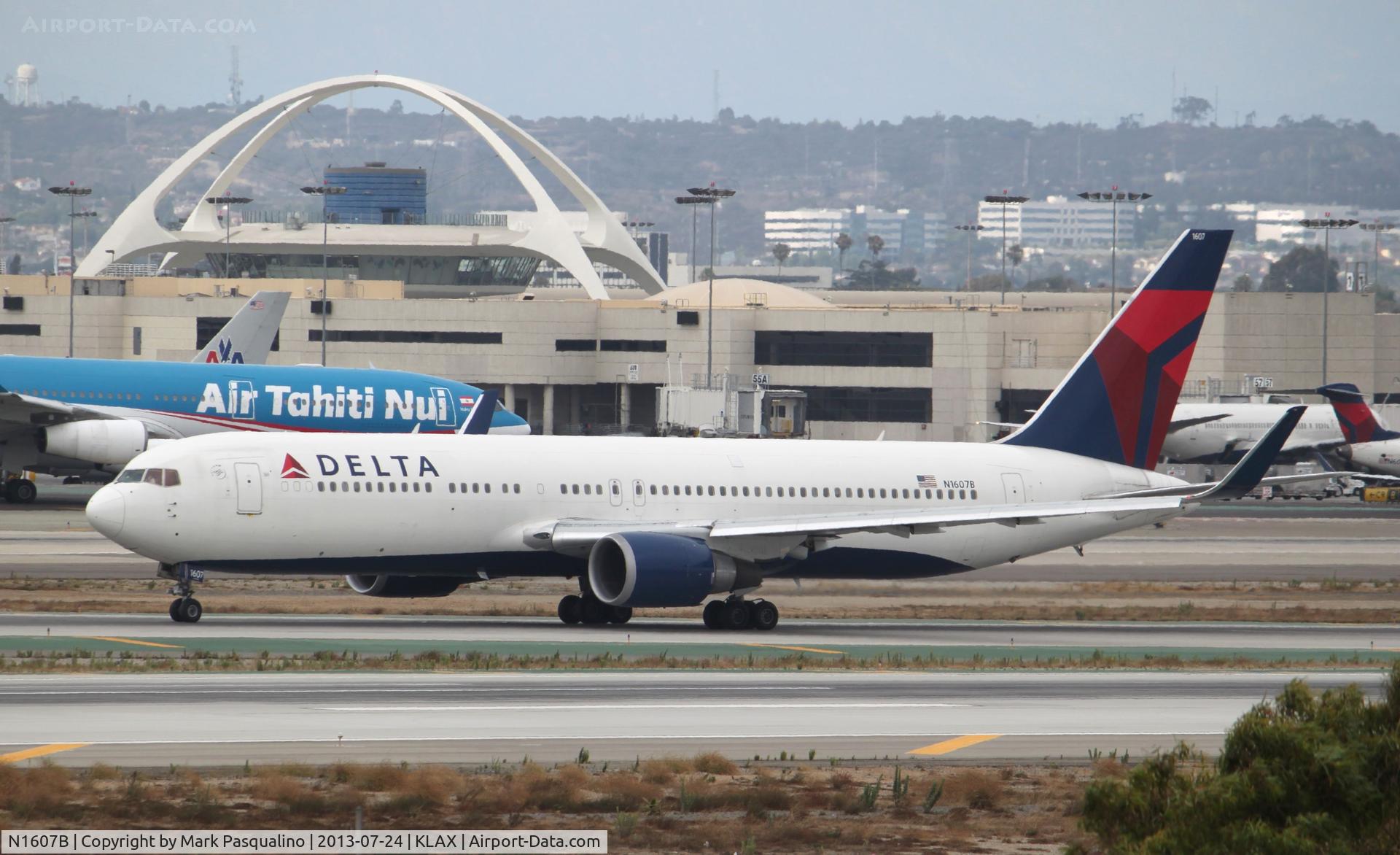 N1607B, 2000 Boeing 767-332 C/N 30388, Boeing 767-300