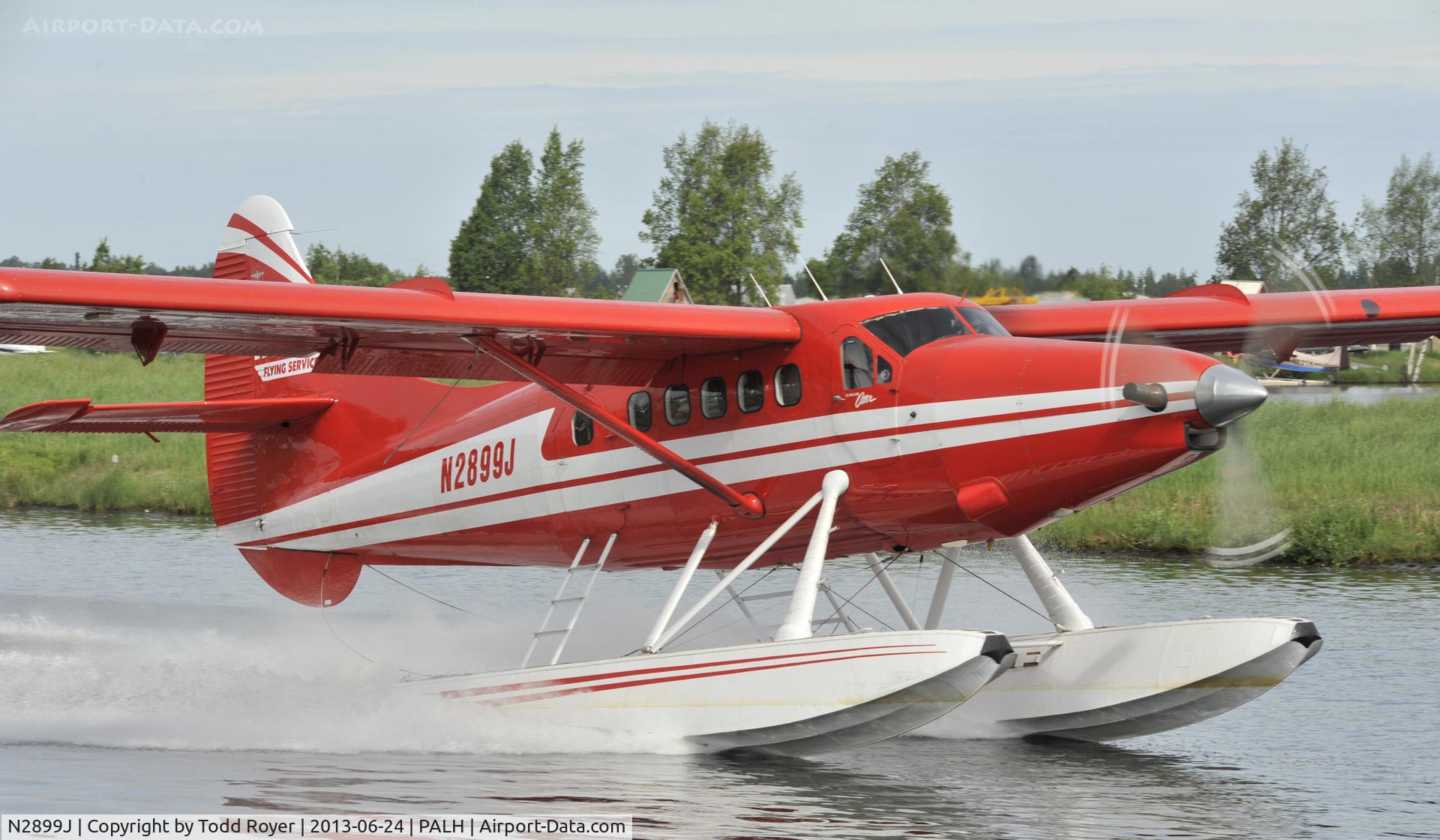 N2899J, 1961 De Havilland Canada DHC-3 Turbo Otter C/N 425, High speed taxi on Lake Hood