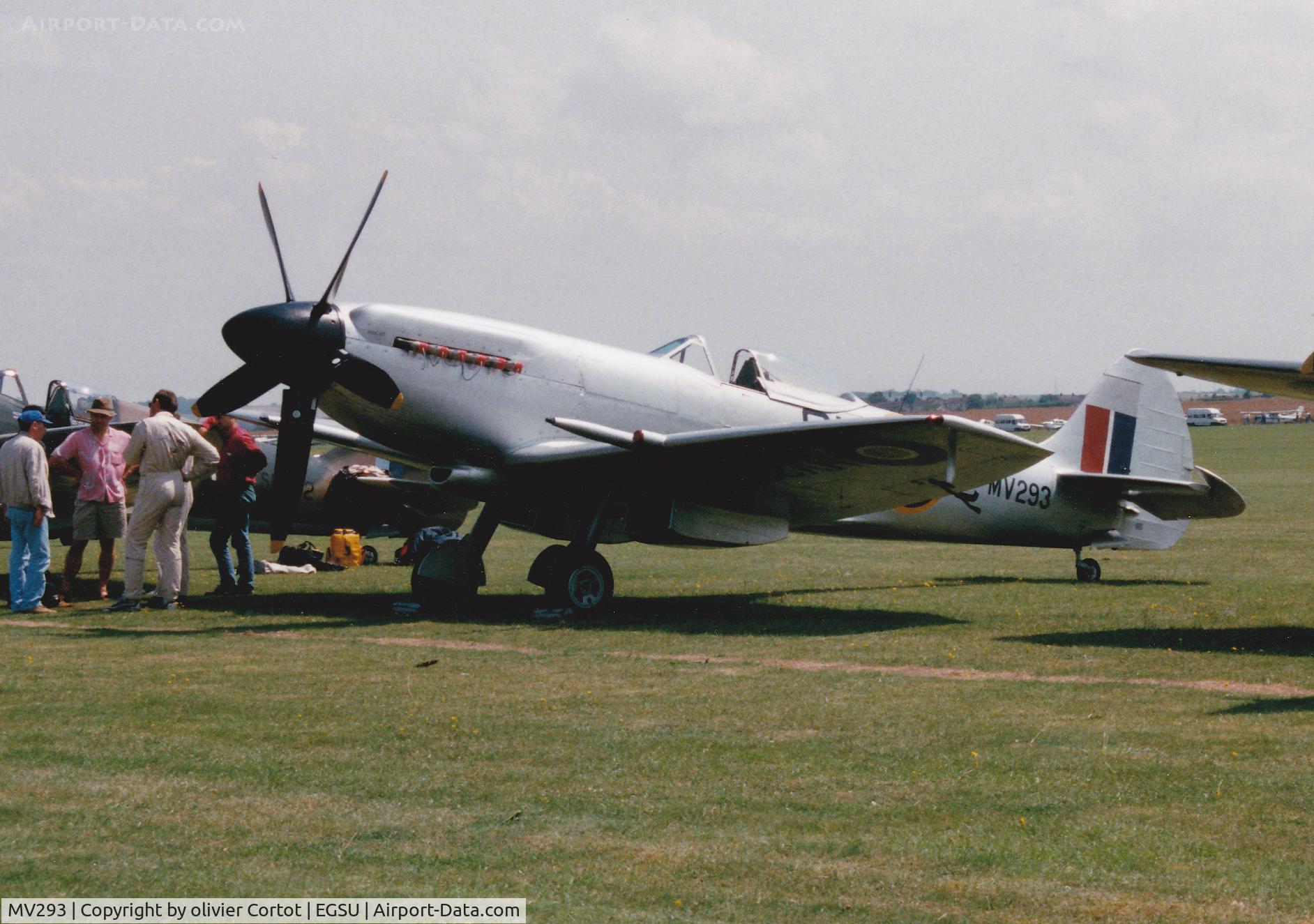 MV293, 1944 Supermarine 379 Spitfire FR.XIV C/N 6S/649205, duxford 1999