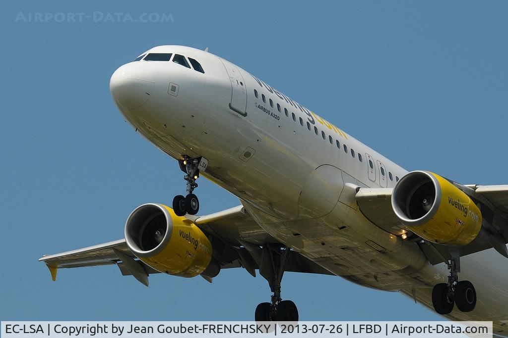 EC-LSA, 2009 Airbus A320-214 C/N 4128, VY2915 from BCN landing 23