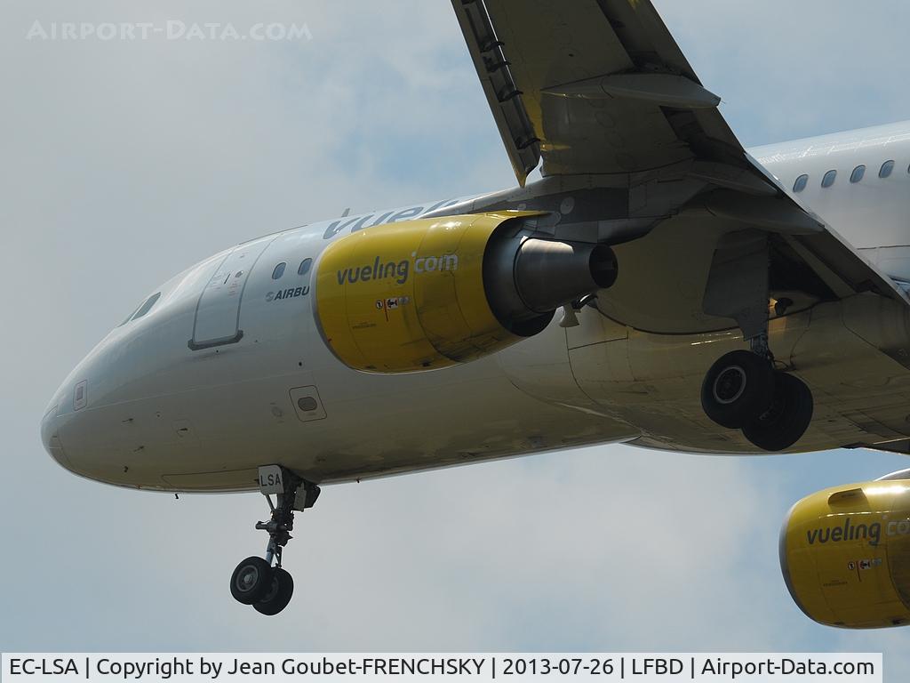 EC-LSA, 2009 Airbus A320-214 C/N 4128, VY2915 from BCN landing 23