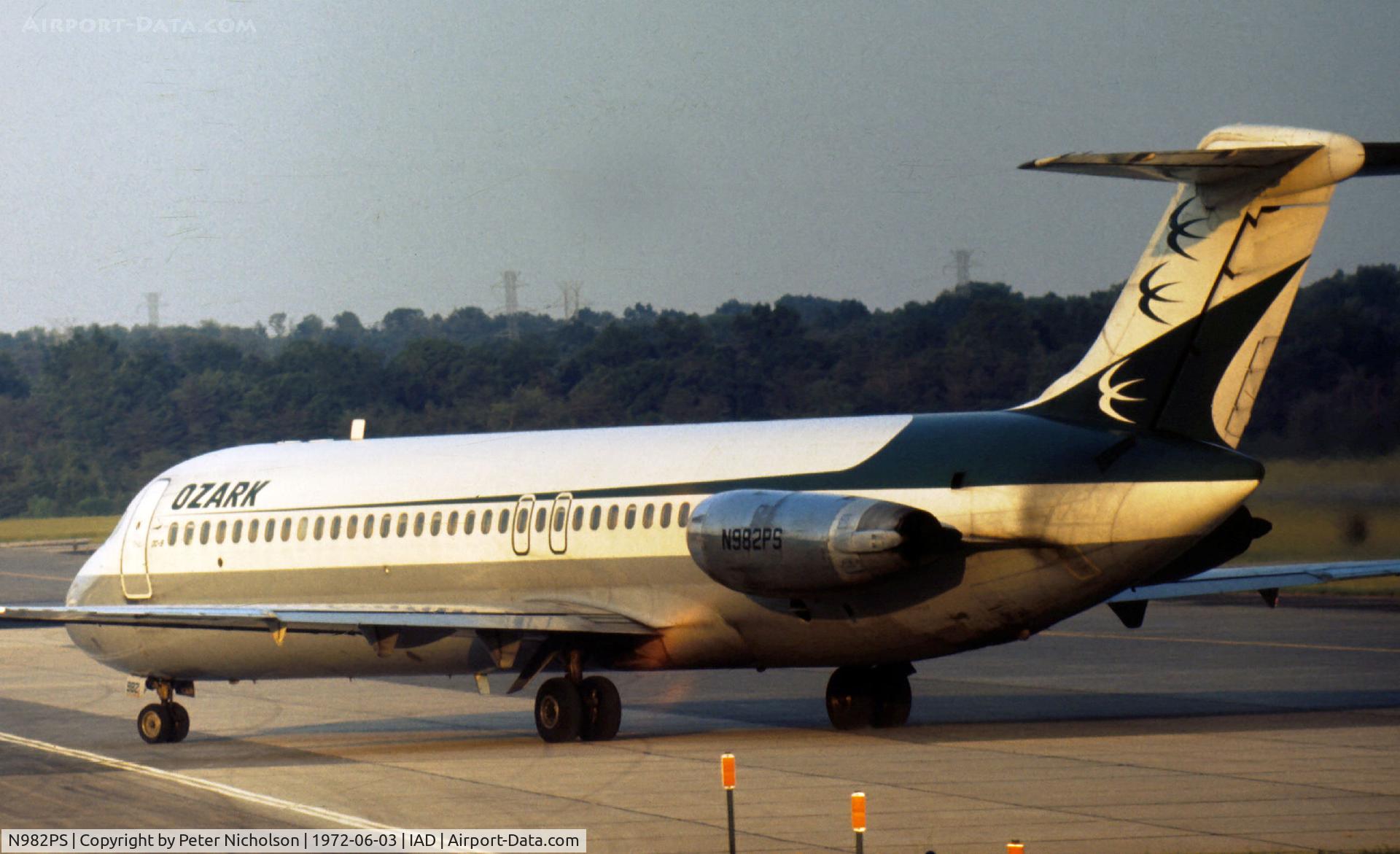 N982PS, 1968 Douglas DC-9-31 C/N 47251, DC-9-31 of Ozark Airlines departing from Dulles in the Summer of 1972.