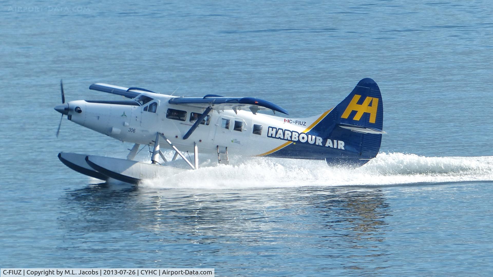 C-FIUZ, 1956 De Havilland Canada DHC-3T Vazar Turbine Otter C/N 135, Harbour Air #306 just landed in Coal Harbour.