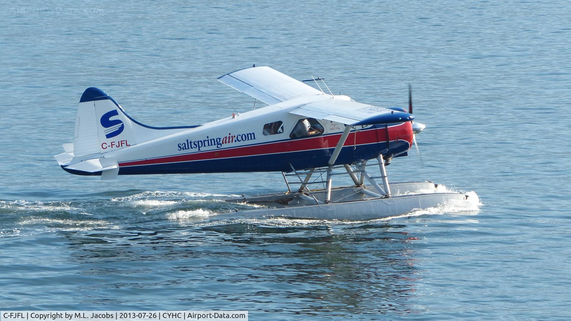 C-FJFL, 1956 De Havilland Canada DHC-2 Beaver Mk.1 C/N 898, SaltSpring Air Beaver taxiing to takeoff position in Coal Harbour.