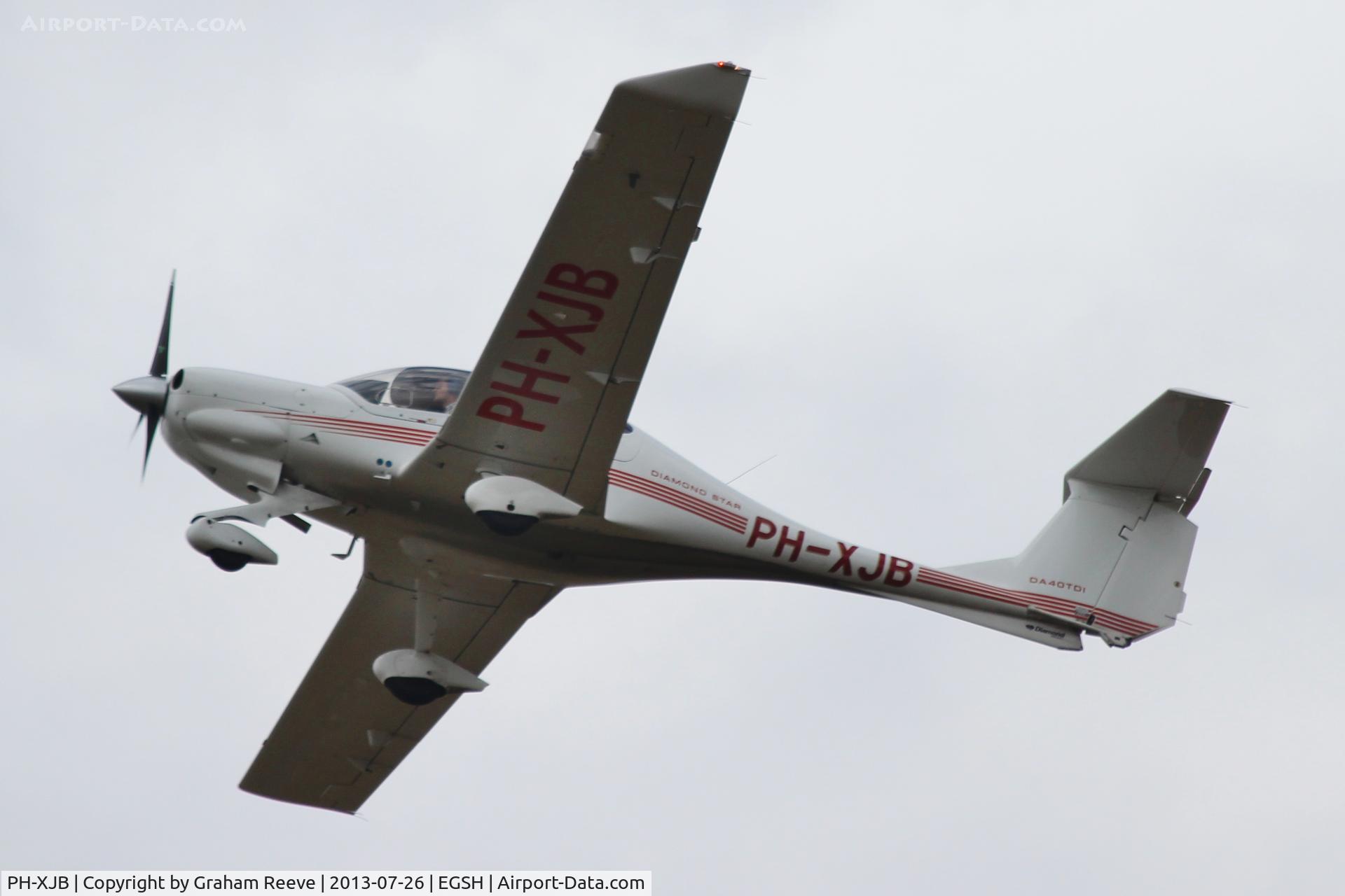PH-XJB, 2004 Diamond DA-40D Diamond Star C/N D4.113, Just airbourne at Norwich.