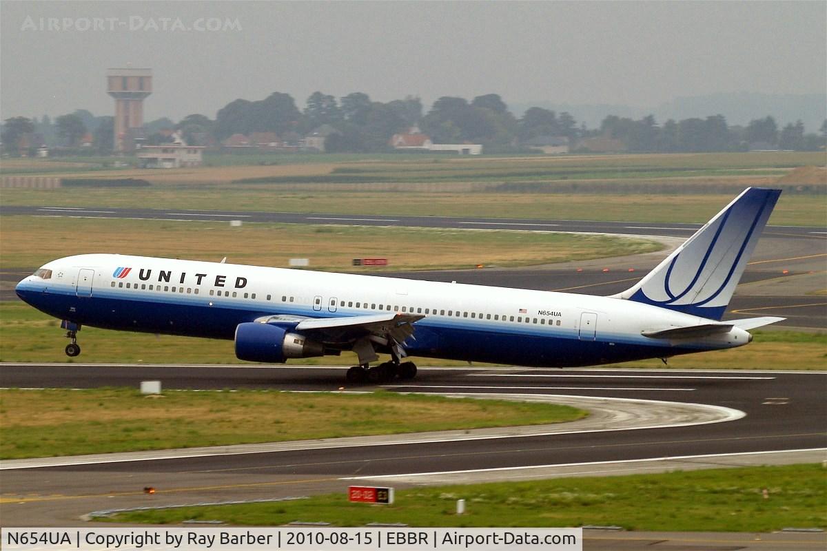 N654UA, 1992 Boeing 767-322ER C/N 25392, Boeing 767-322ER [25392] (United Airlines) Brussels~OO 15/08/2010