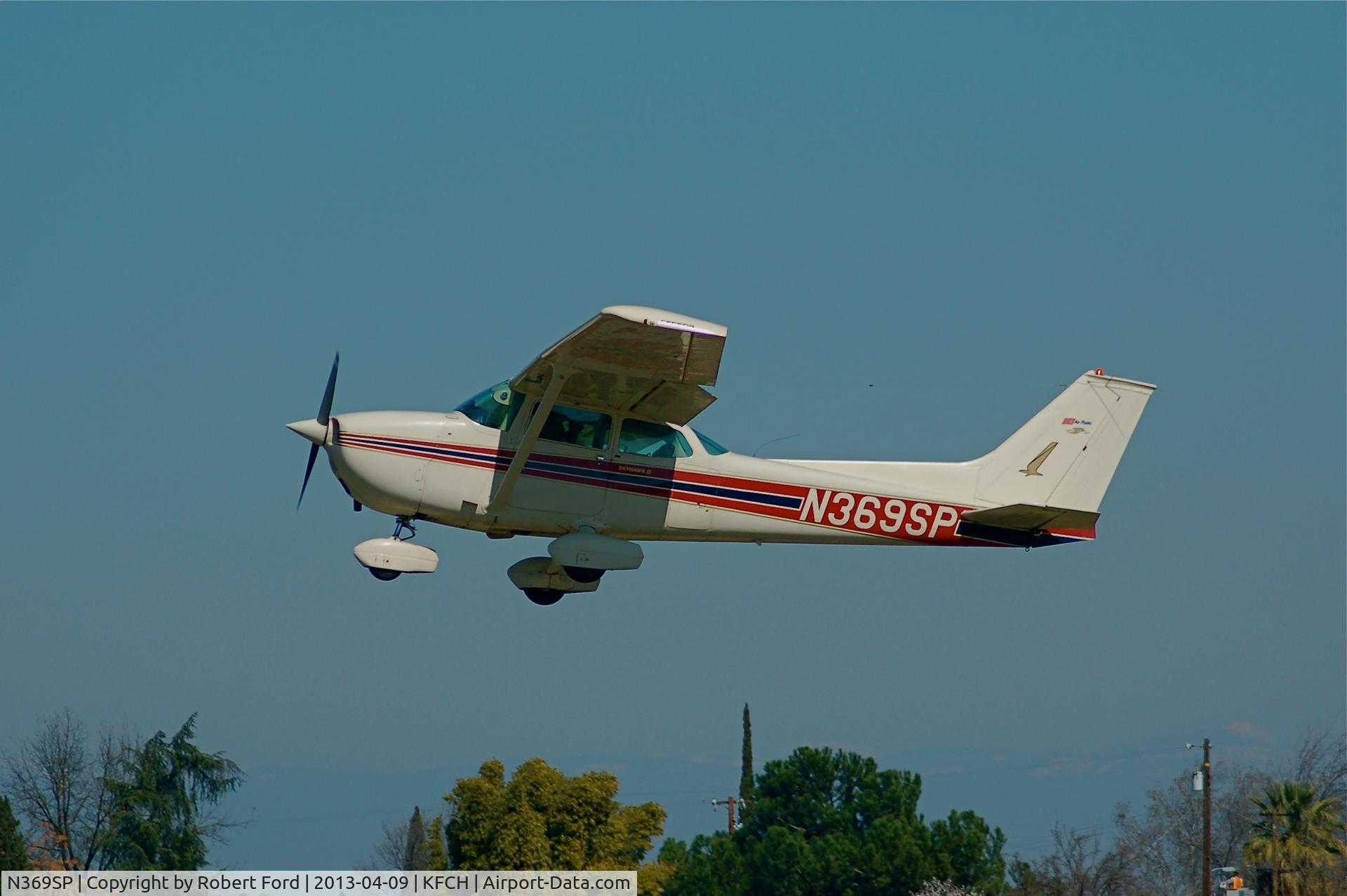 N369SP, 1973 Cessna 172M C/N 17262809, Take off from KFCH 2008