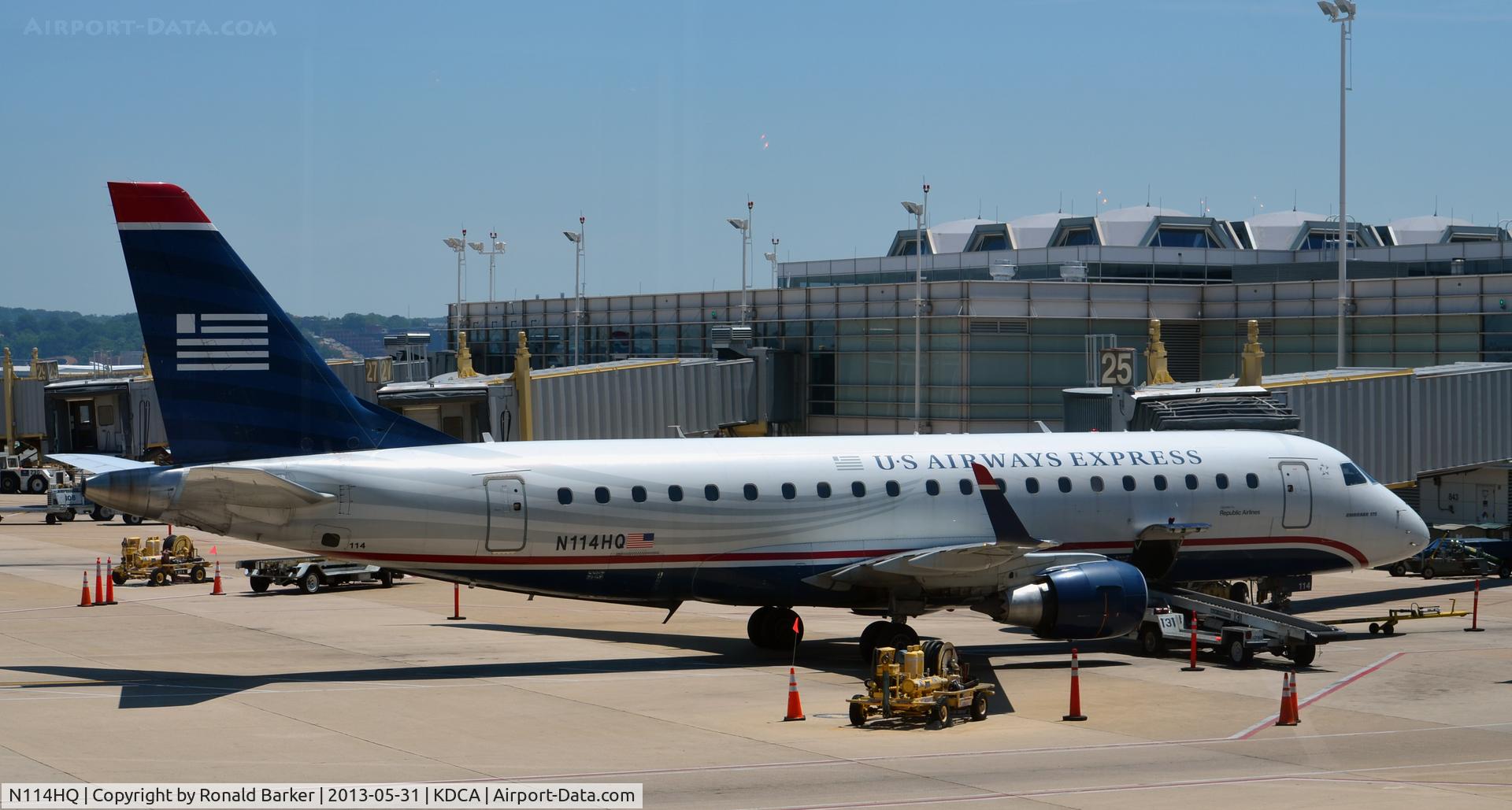 N114HQ, 2007 Embraer 175LR (ERJ-170-200LR) C/N 17000179, Gate 25 DCA