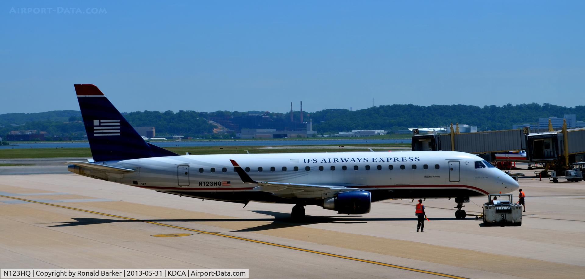 N123HQ, 2007 Embraer 175LR (ERJ-170-200LR) C/N 17000199, Taxi DCA