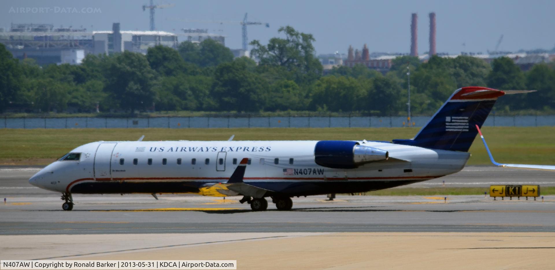 N407AW, 2000 Canadair CL-600-2B19 Regional Jet CRJ-200LR C/N 7424, Taxi DCA