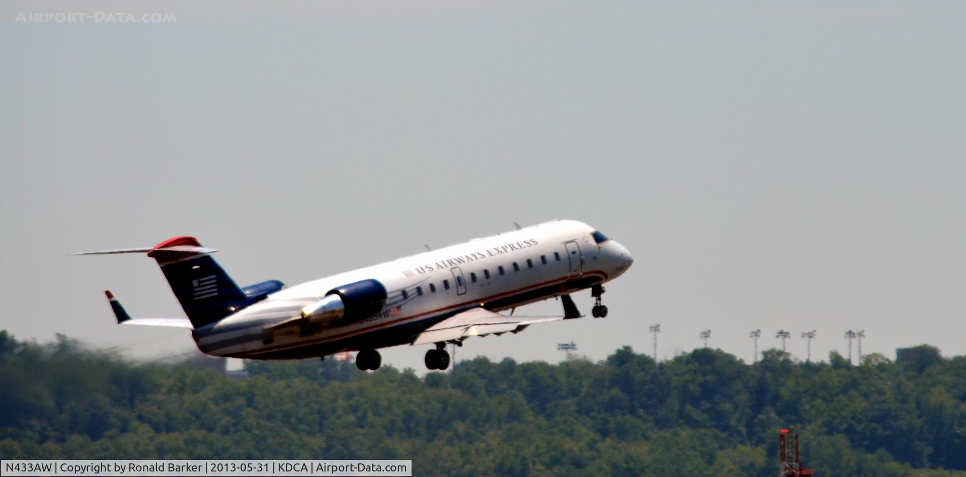N433AW, 1999 Canadair CRJ-200LR (CL-600-2B19) C/N 7289, Departure DCA