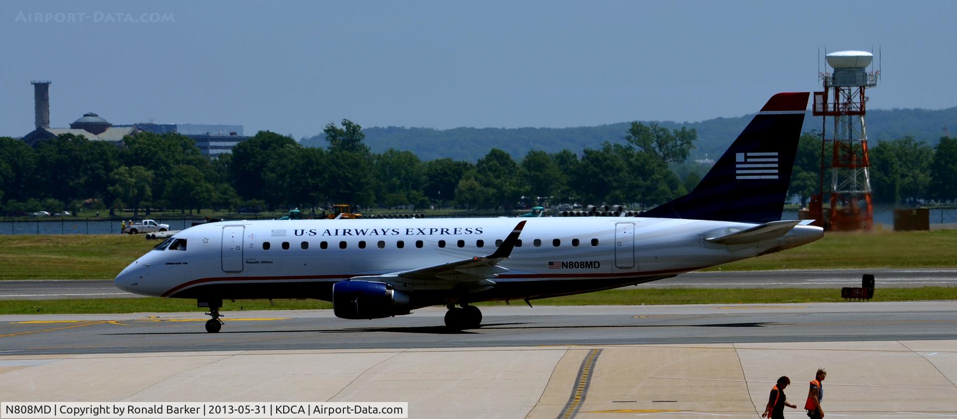 N808MD, 2004 Embraer 170SU (ERJ-170-100SU) C/N 17000021, Taxi DCA