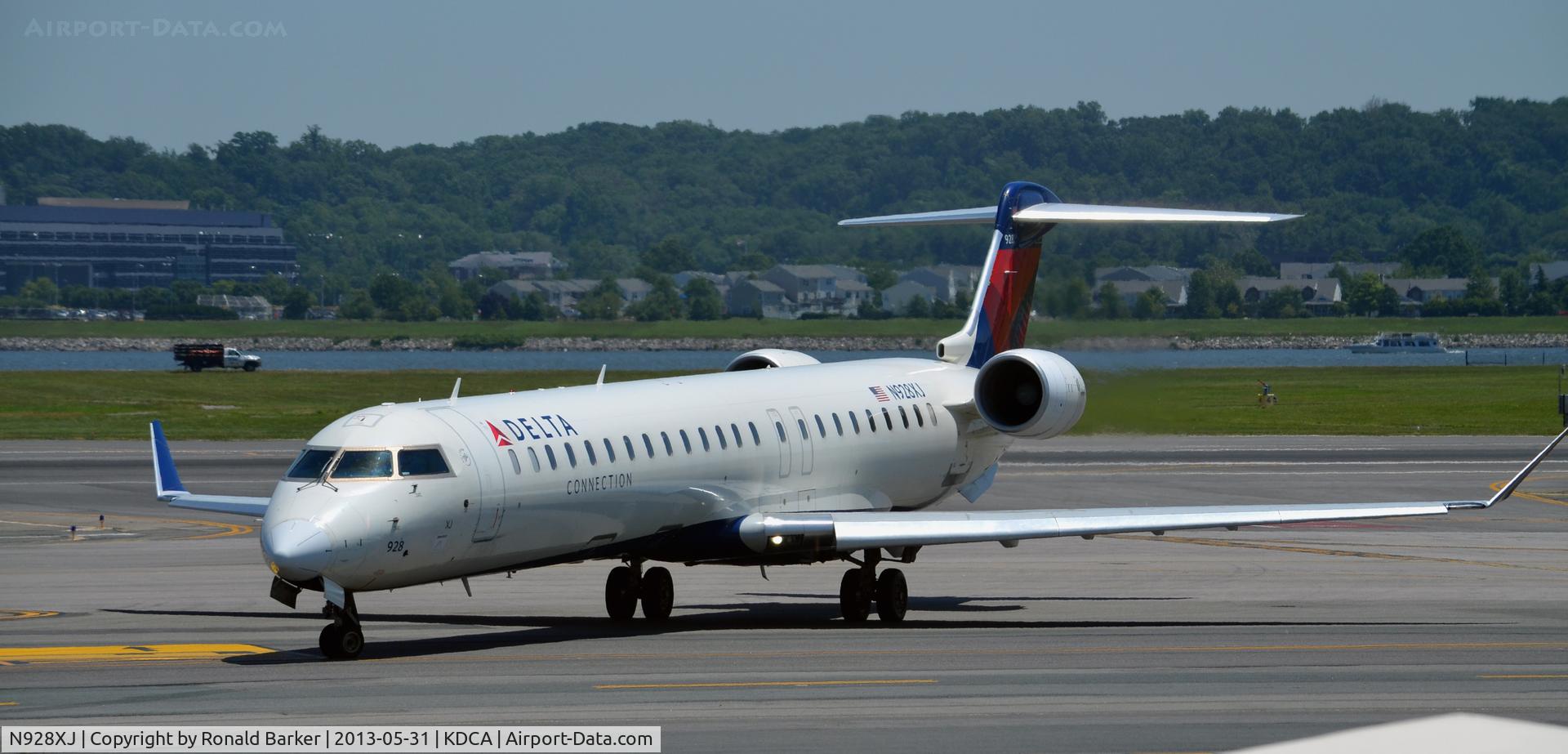 N928XJ, 2008 Bombardier CRJ-900ER (CL-600-2D24) C/N 15190, Taxi DCA