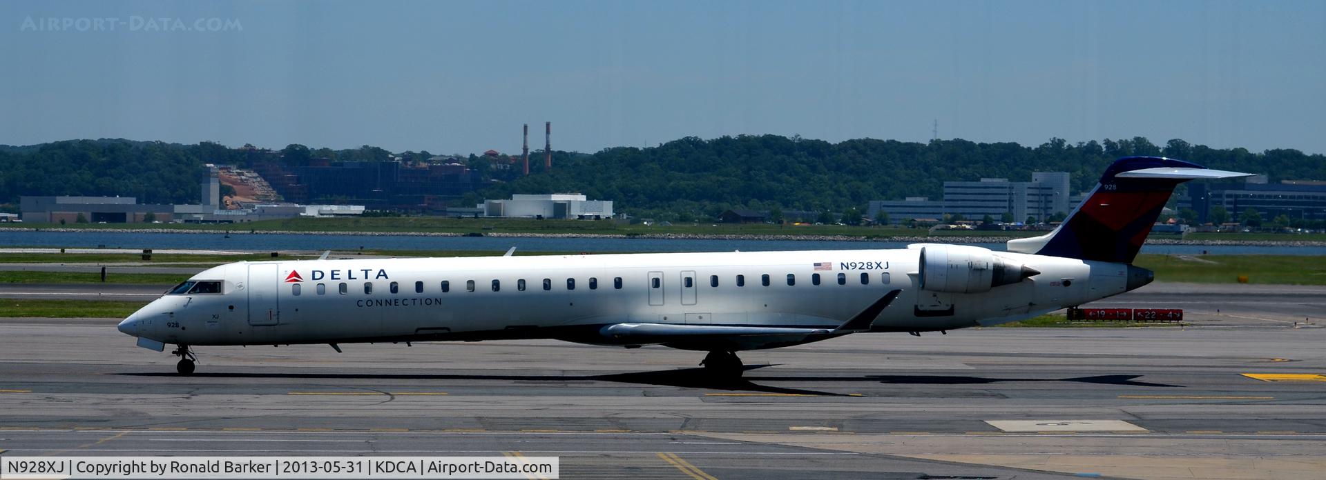 N928XJ, 2008 Bombardier CRJ-900ER (CL-600-2D24) C/N 15190, Taxi DCA