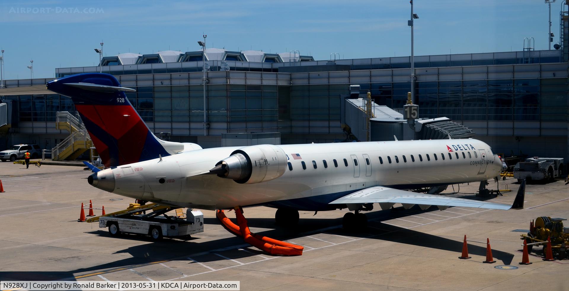 N928XJ, 2008 Bombardier CRJ-900ER (CL-600-2D24) C/N 15190, Gate 15  DCA